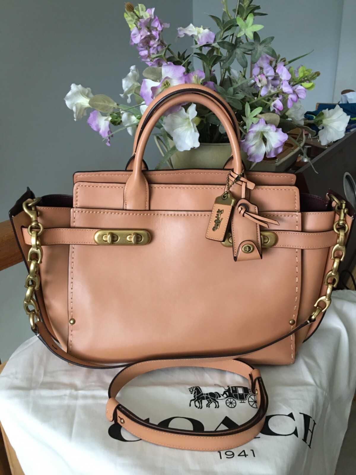 ★ブティックモデルがセールに★COACH SWAGGER SHOULDER BAG Coach Grey Swagger Double Turn Lock Shoulder Bag Large Link