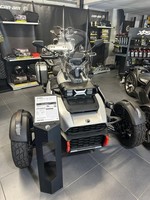 2025 Can-Am Canyon XT 1330 SE6 – Hyper Silver Metallic – £31,599