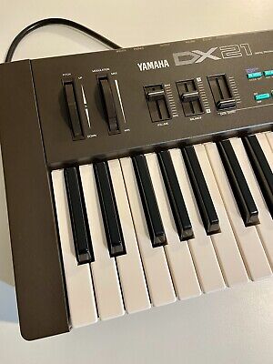 Yamaha DX21 61-Key Synth – Mint, Single Owner, Case & Accessories
