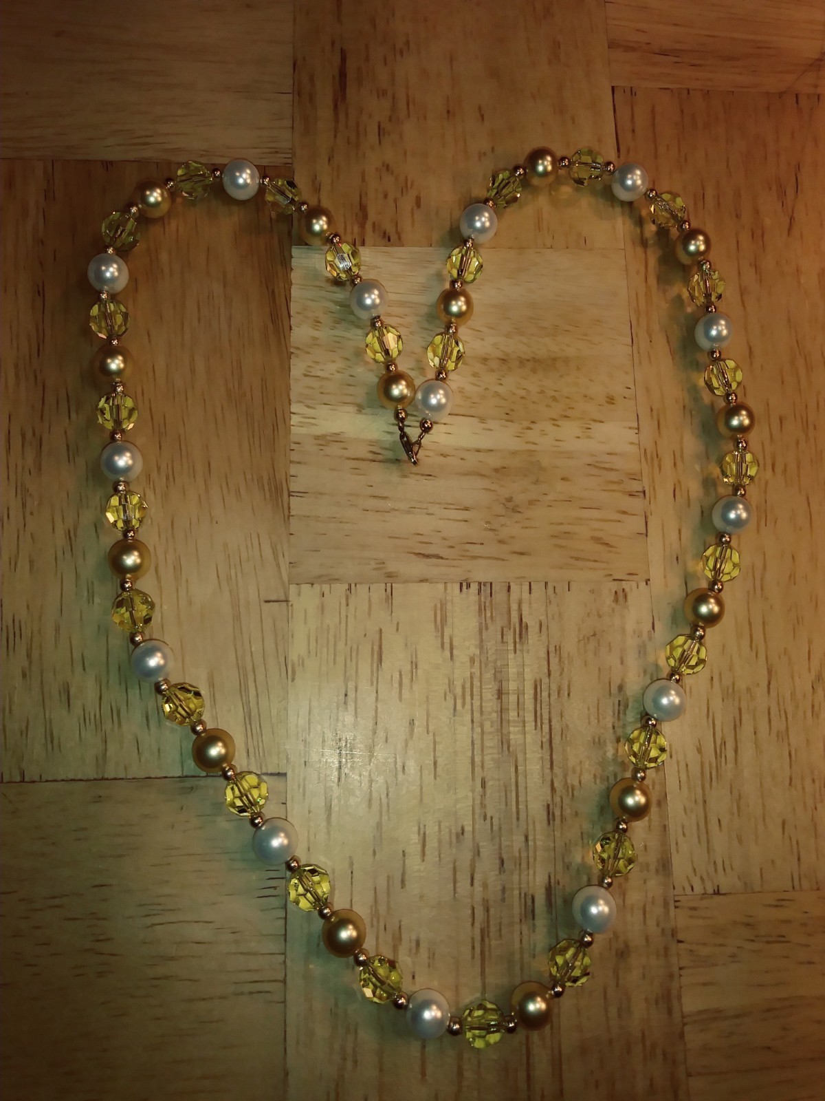 10 kt Women's Set Necklace  Bracelet & Earrings Pearl 2 tones and crystals NEW