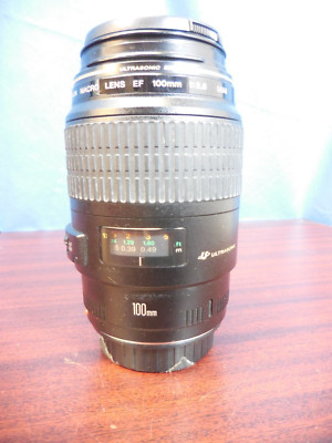 Canon EF 100mm f/2.8 MACRO Lens USM
