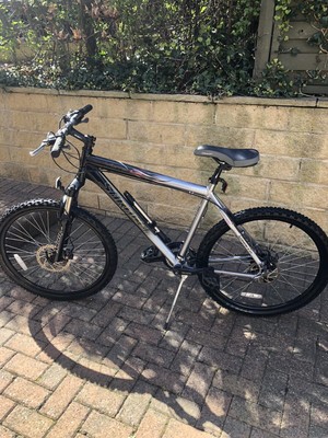 Saracen Vortex LE Mountain Bike 20" frame and 26" wheels.