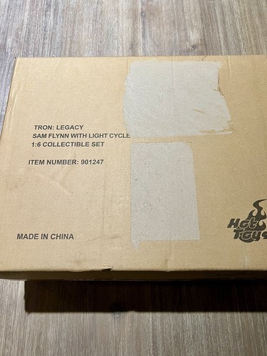 HOT TOYS SAM FYNN w/ LIGHT CYCLE MMS142 TRON LEGACY 1/6 Figure NEW SEALED