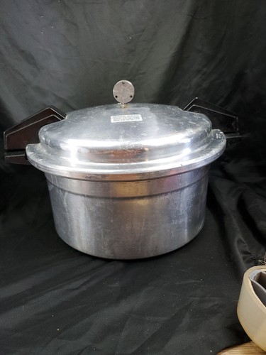 MIRRO 12 QT PRESSURE CANNER In BOX M 0512 VTG Made In USA 10 Pint