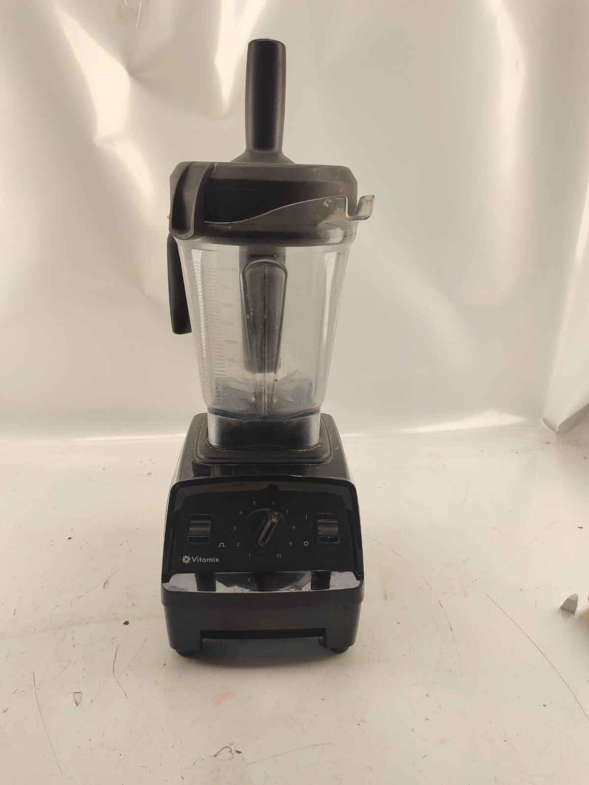 Vitamix E310 Explorian Series Variable-Speed + Pulse Blender Vitamix E310 Explorian Series Variable-Speed + Pulse Blender
