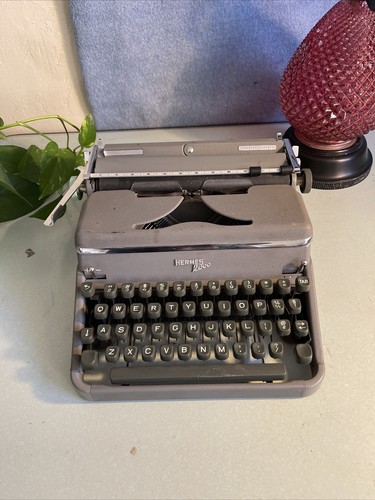 ■レストア・動作確認済■エルメス タイプライター 2000 第一世代 スイス製 □レストア・動作確認済□エルメス タイプライター 2000 第一