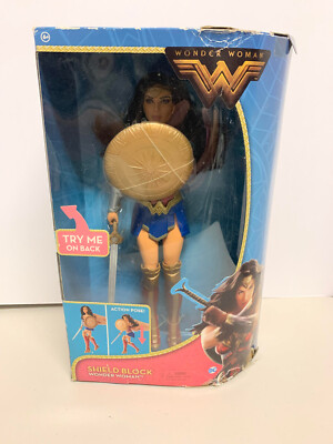 DC Comics Mattel Wonder Woman w/ Shield Block - NEW