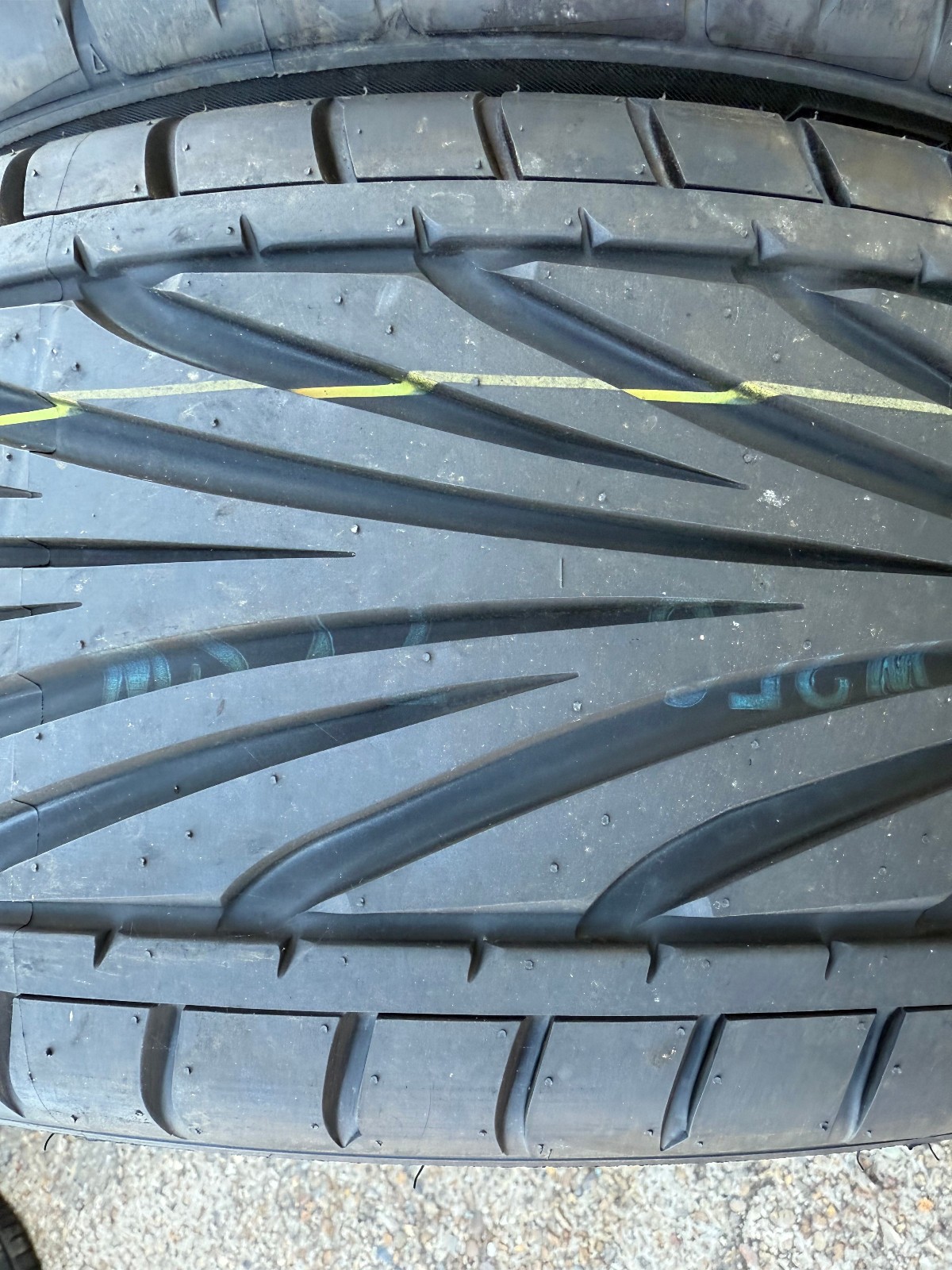 New 245 40 20 Toyo Proxes T1R, 99y, x2 A Pair (F1_tyres) FOD YD278