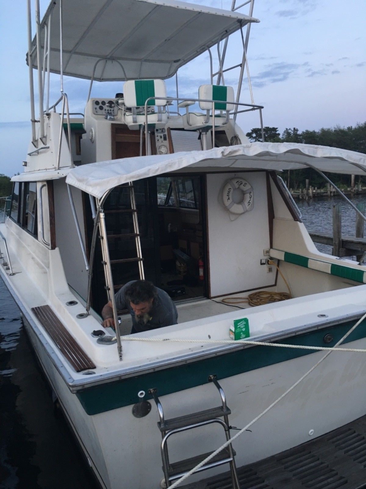 1984 37' Silverton