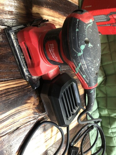 Milwaukee 1/4 Sheet Palm Sander, Model# 6033-21