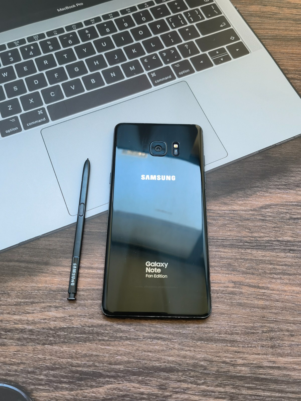 Galaxy - 『Xmas  sale 500円off』 Galaxy note8 USED - Samsung Galaxy Note 8 SM-N950F/DS (FACTORY UNLOCKED