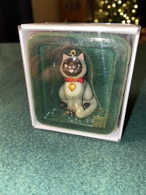 Russ ~Wags To Whiskers ~Handpainted Cat Ornament