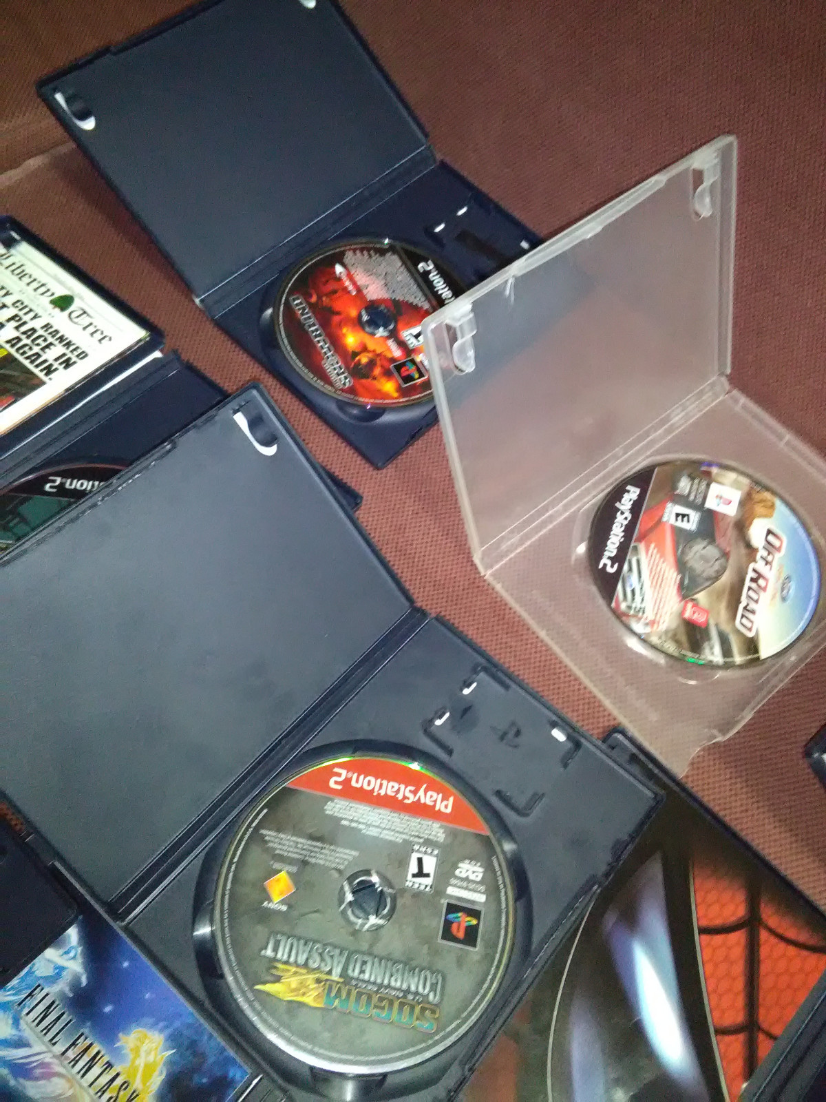 PS 2 EIGHT GAMES GRAND THEFT AUTO CALL DUTY 3 AND MORE