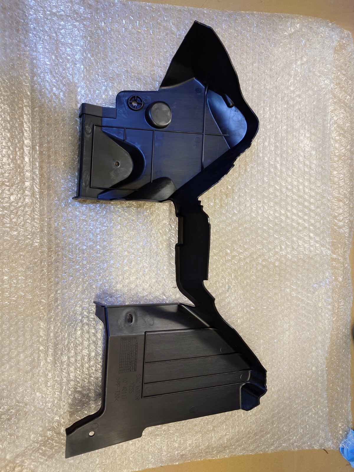 MG ZS Air Guide Front Left Passenger Side Facelift 2021-2023 MG ZS Air Guide Front Left Passenger Side Facelift 2021-2023