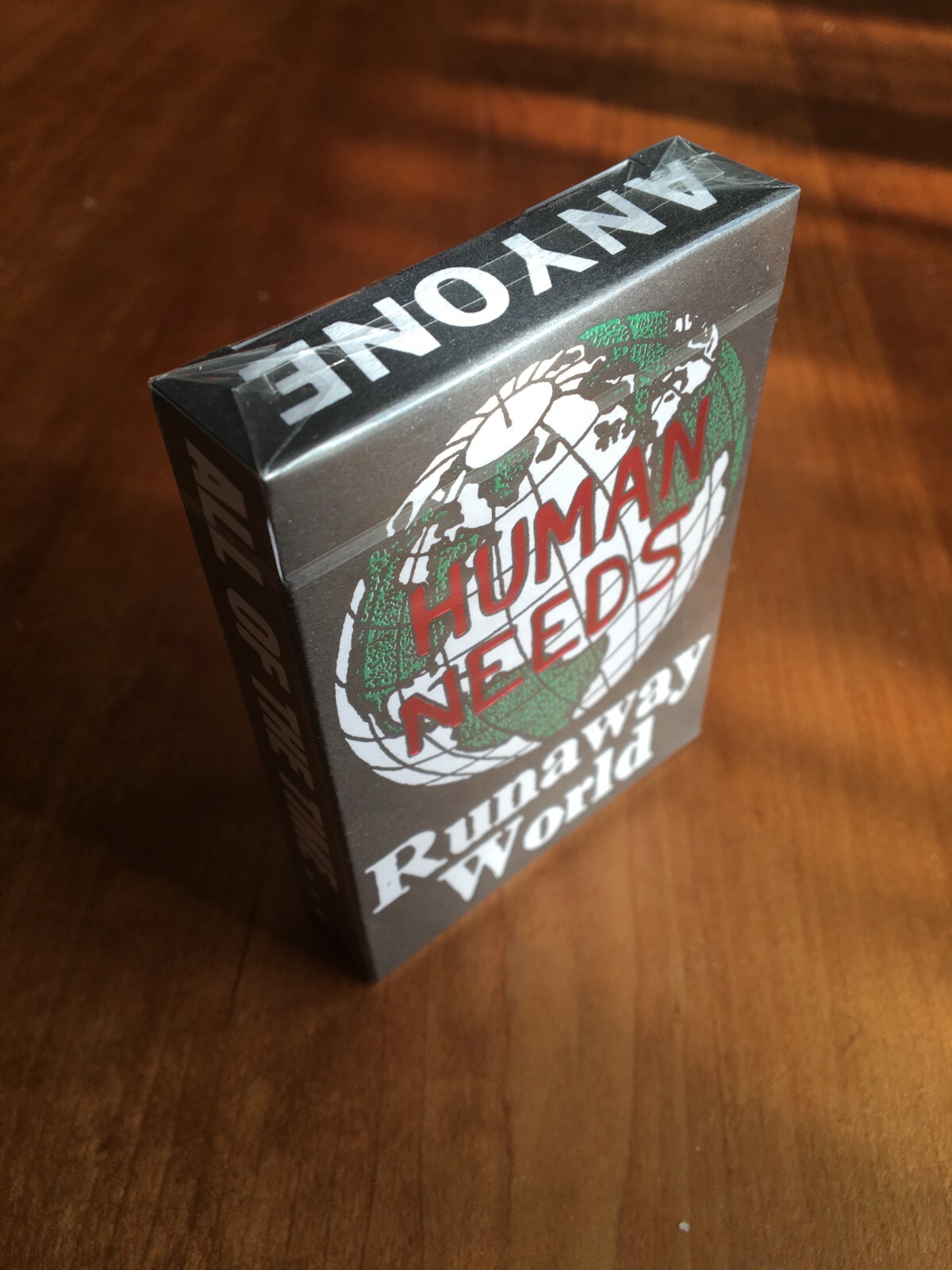 トランプ ANYONE Runaway World 6006 Anyone - Runaway World – BAM Cards