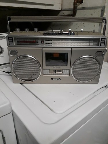 Vintage Panasonic Rx 5090 boombox silver good condition