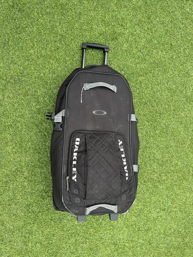 バッグ 00s OAKLEY GREEN UTILITY TRAVEL BAG Amazon.com | Oakley Man Seeker Traverse Recycled Hydra Bag