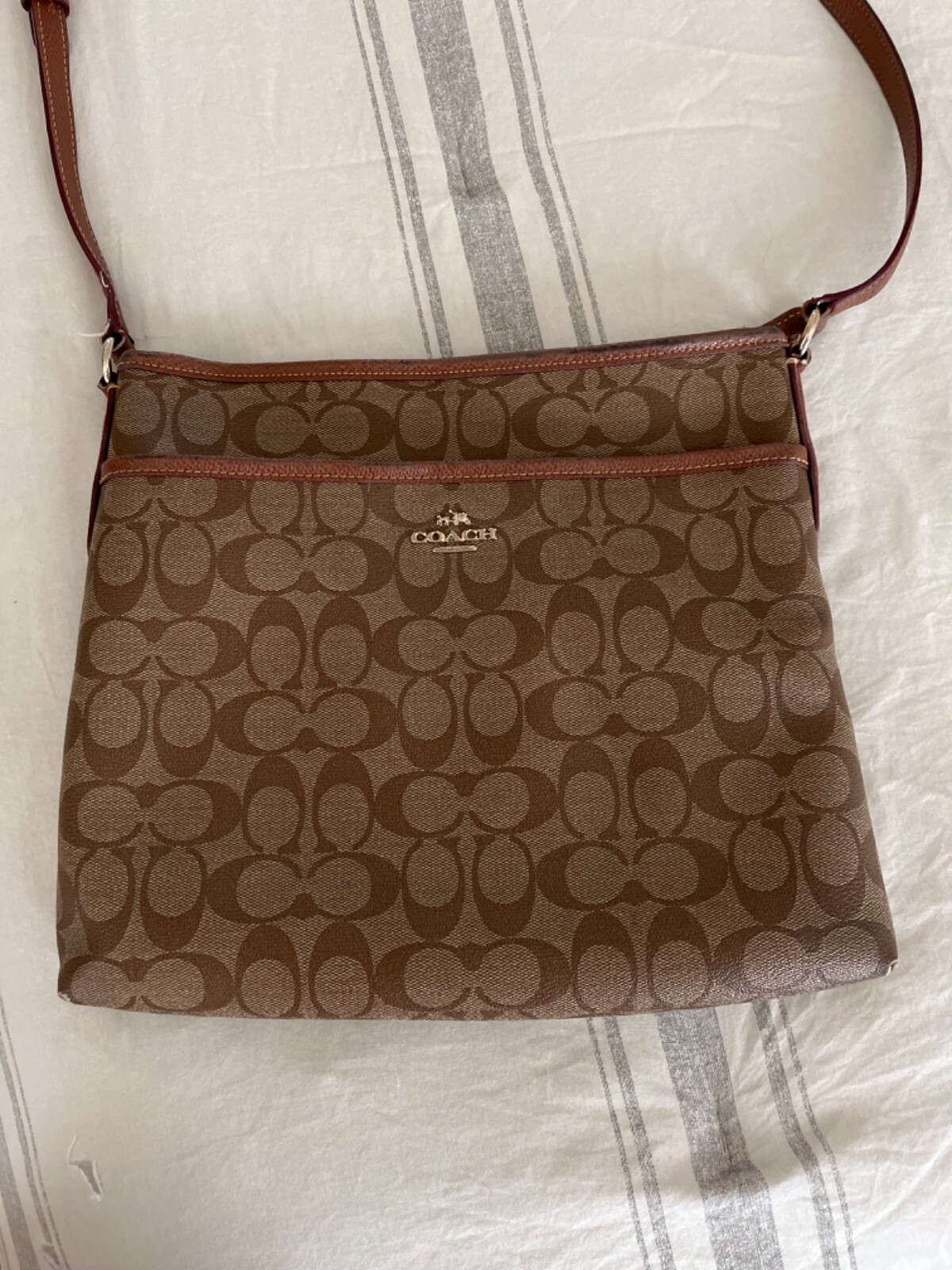 Coach F34938 IMBDX Signature File Crossbody Bag - Khaki Coach F34938 IMBDX Signature File Crossbody Bag - Khaki