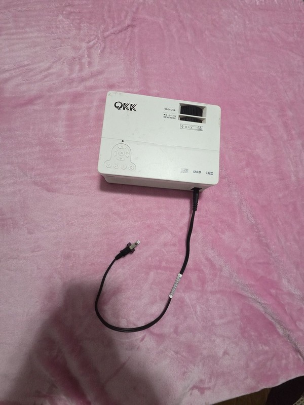 QKK Mini LED LCD Portable Home Theater Projector