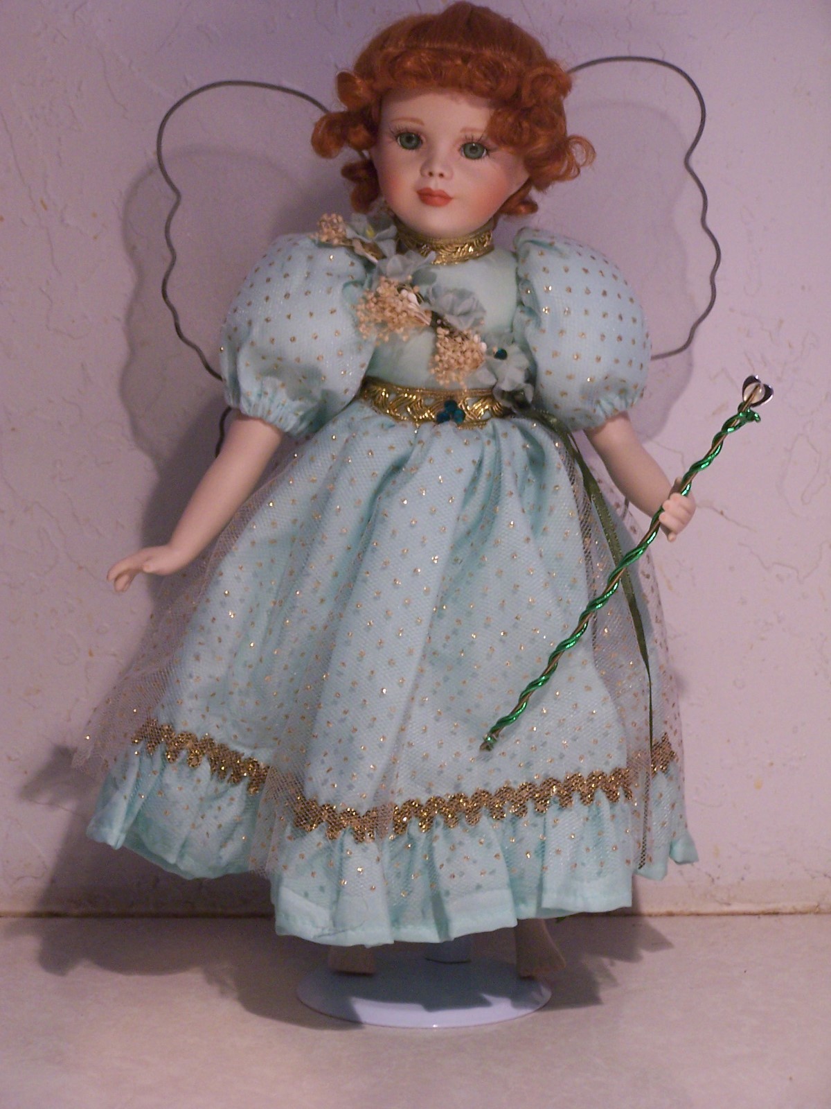 TREASURY COLLECTION PARADISE GALLERIES PORCELAIN DOLL SHANNON 14 INCH--BRAND NEW