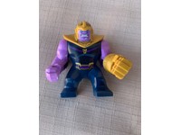 lego thanos figure with infinity gauntlet