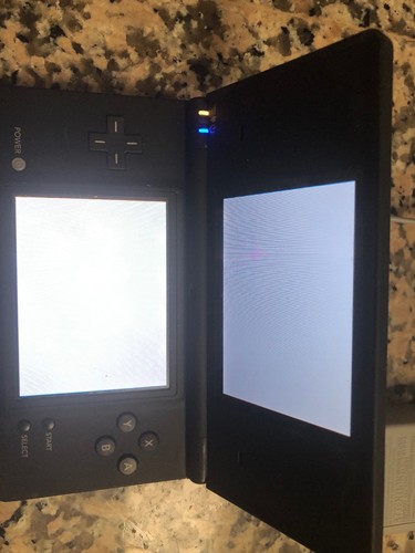 NINTENDO DSI HANDHELD GAME SYSTEM Black Console w/ Camera! COMES WITH CHARGER