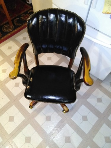 Vintage W.H.Gunlocke Black Leather Swivel Arm Desk Office Banker Lawyer Chair