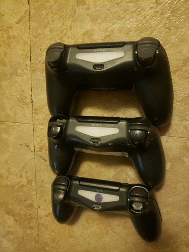 Lot of 3 Sony Playstation 4 Wireless PS4 Controllers FOR REPAIR OR PARTS