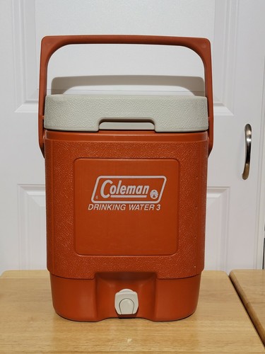VINTAGE 1988 - Coleman DRINKING WATER 3 Gallon Cooler - 5603