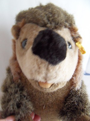 Steiff  hedgehog porcupine large  button flag stuffed animal Germany 2179