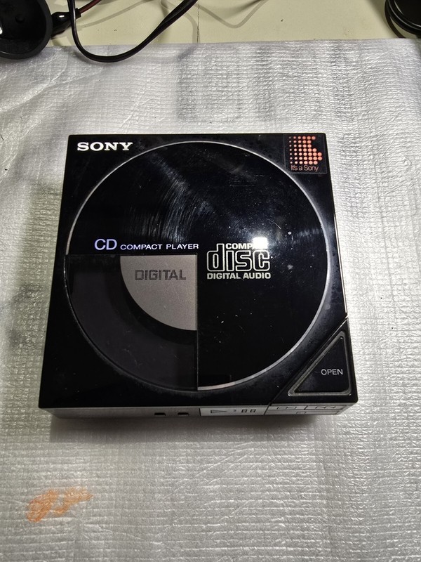 Sony Cd Compact D 50 Disc Player Hs/For Parts