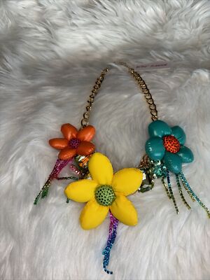 BETSEYS PUFFY FLOWER BIB NECKLACE MULTI