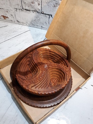 Beyond Woodwork 28050 Sculptured circular bowl with handle folding Emblem