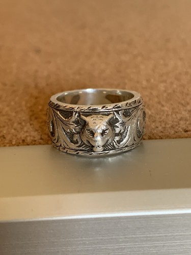 アクセサリー GUCCI Thin Silver Ring With Feline Head Gucci Thin Silver Ring With Feline Head Gucci