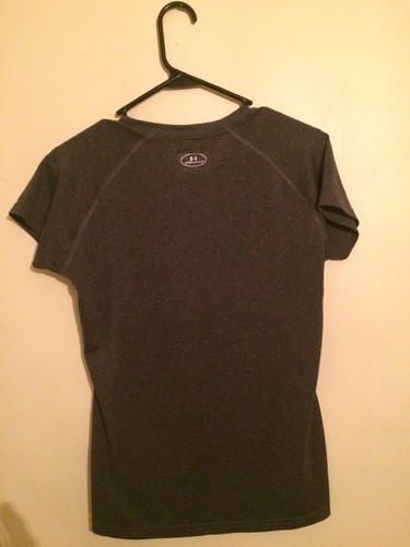 UNDER ARMOUR SM WOMEN’S Semi Fitted HEATGEAR SHORT SLEEVE V-NECK T SHIRT