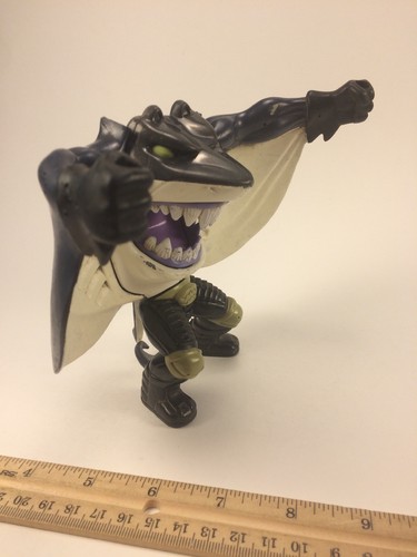 BROKEN 1995 Street Wise Mattel Street Sharks 6” Action Figure Mantaman BROKEN