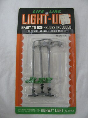 Vintage Life Like Trains HO Scale Light-Ups Highway Lights w/ Steet Signs #S506K