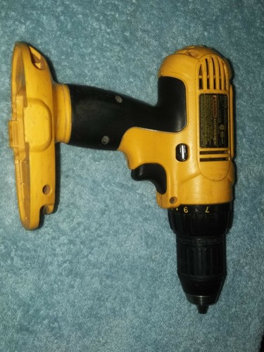 DEWALT Cordless Drill DC970 (BE8001220)