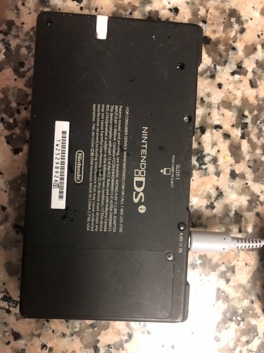 NINTENDO DSI HANDHELD GAME SYSTEM Black Console w/ Camera! COMES WITH CHARGER