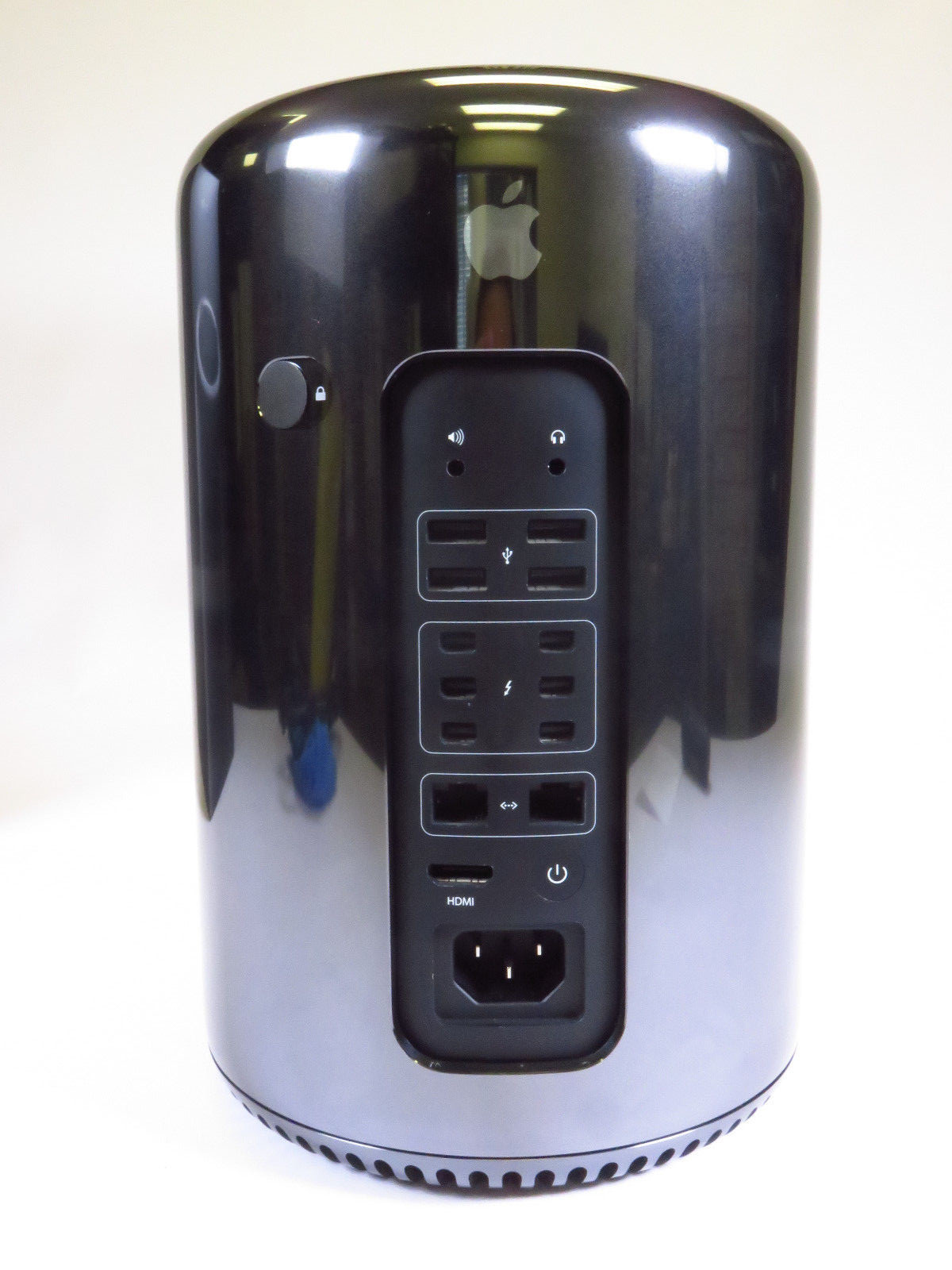 Apple Mac Pro Late 2013 3 GHz 8-Core Intel Xeon 32GB RAM 1TB SSD D700 Computer