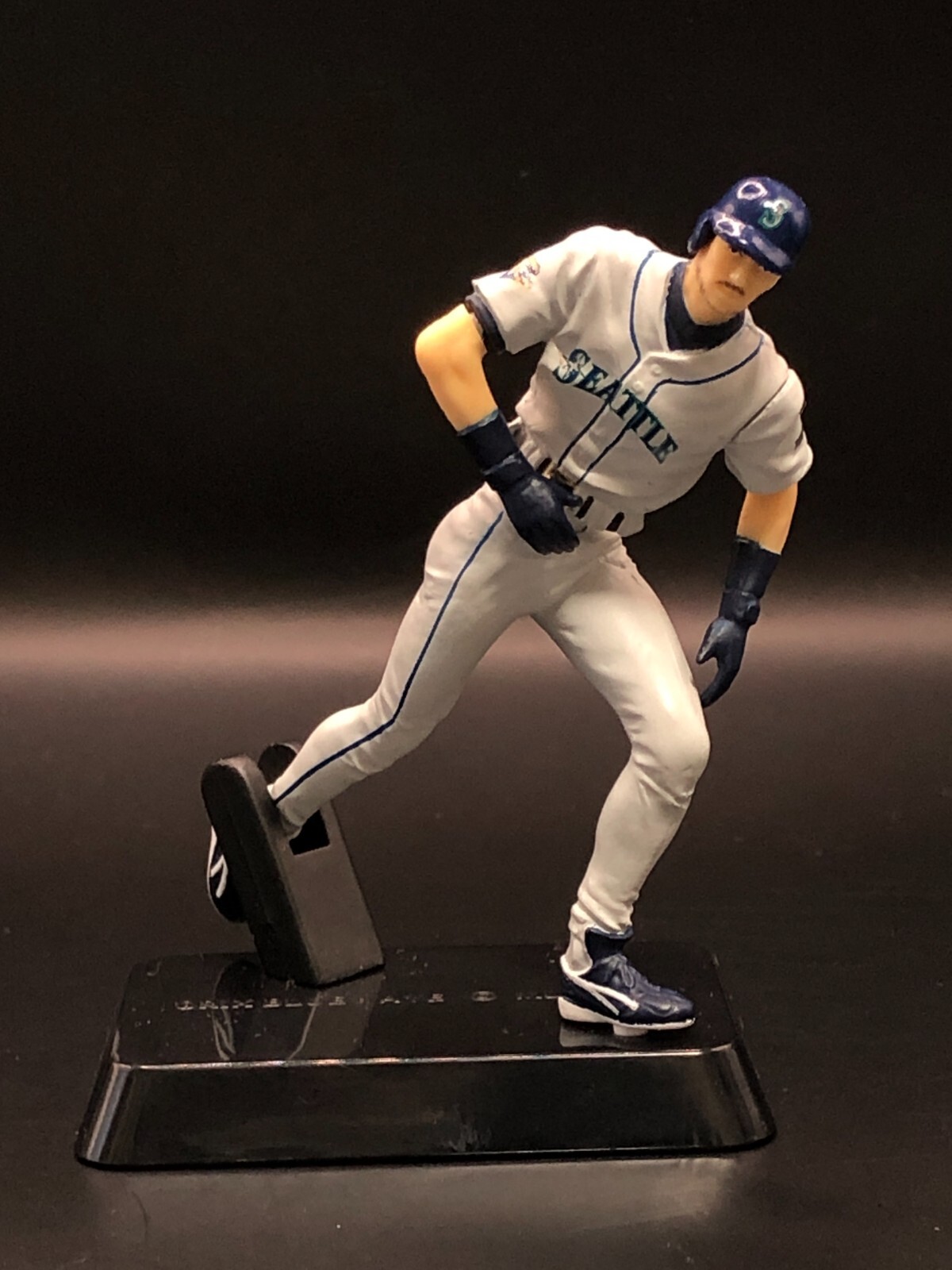 ICHIRO running ORIX blue wave Seattle Mariners mini figure