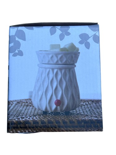 TrueLiving Electric Wax Warmer~NEW-Instructions. Ceramic..
