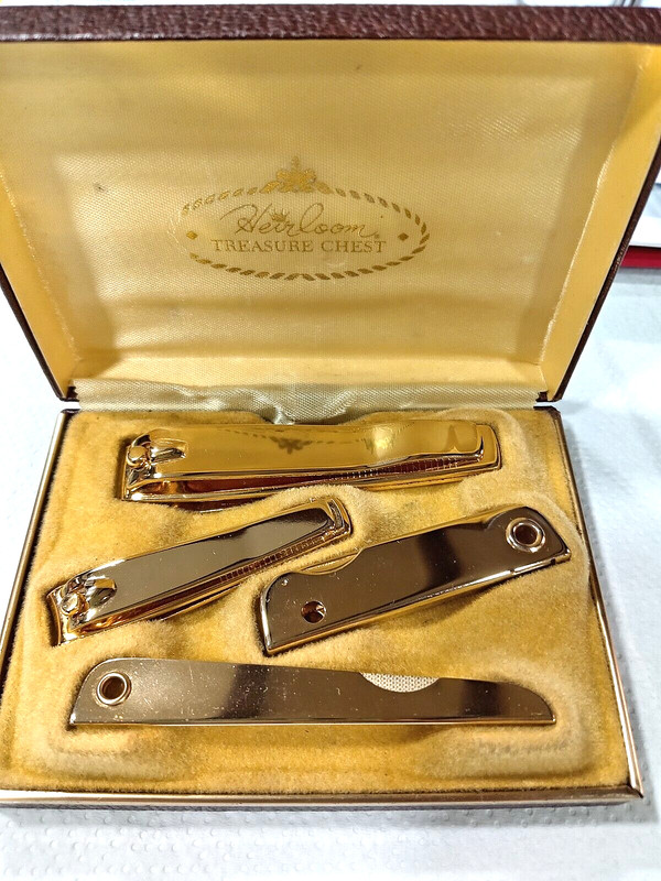 Manucure De Voyage Bassett U.S.A Heirloom Treasure Chest 1978 DorÃ© Etat Neuf Nr