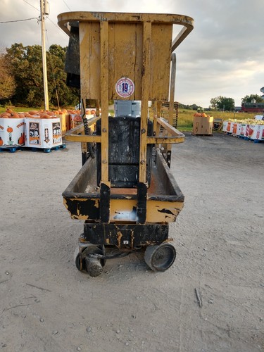 2005 Genie GS 1930 Scissor Lift
