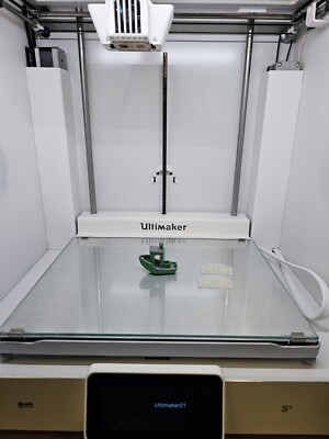 Ultimaker S5 3D Printer With Top 