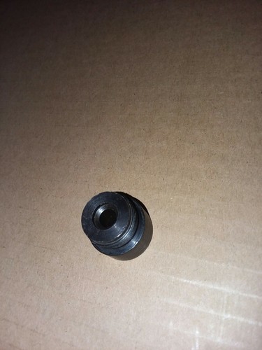 Lee screw in shell holder D fits Lee Old style priming tool