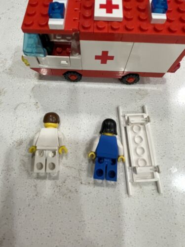 ::Lego Classic Town 6688 Ambulance Hospital Doctor Car Complete With Instructions