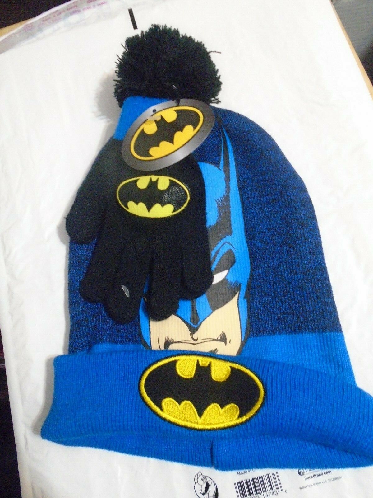 Batman Beanie/Hat and Gloves Set-One 