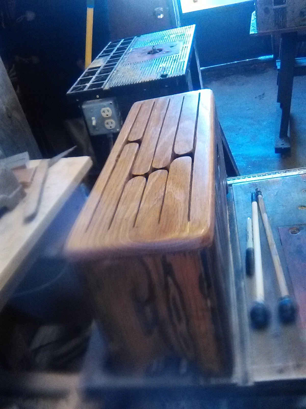 Tounge/Slit/Finger/Drum