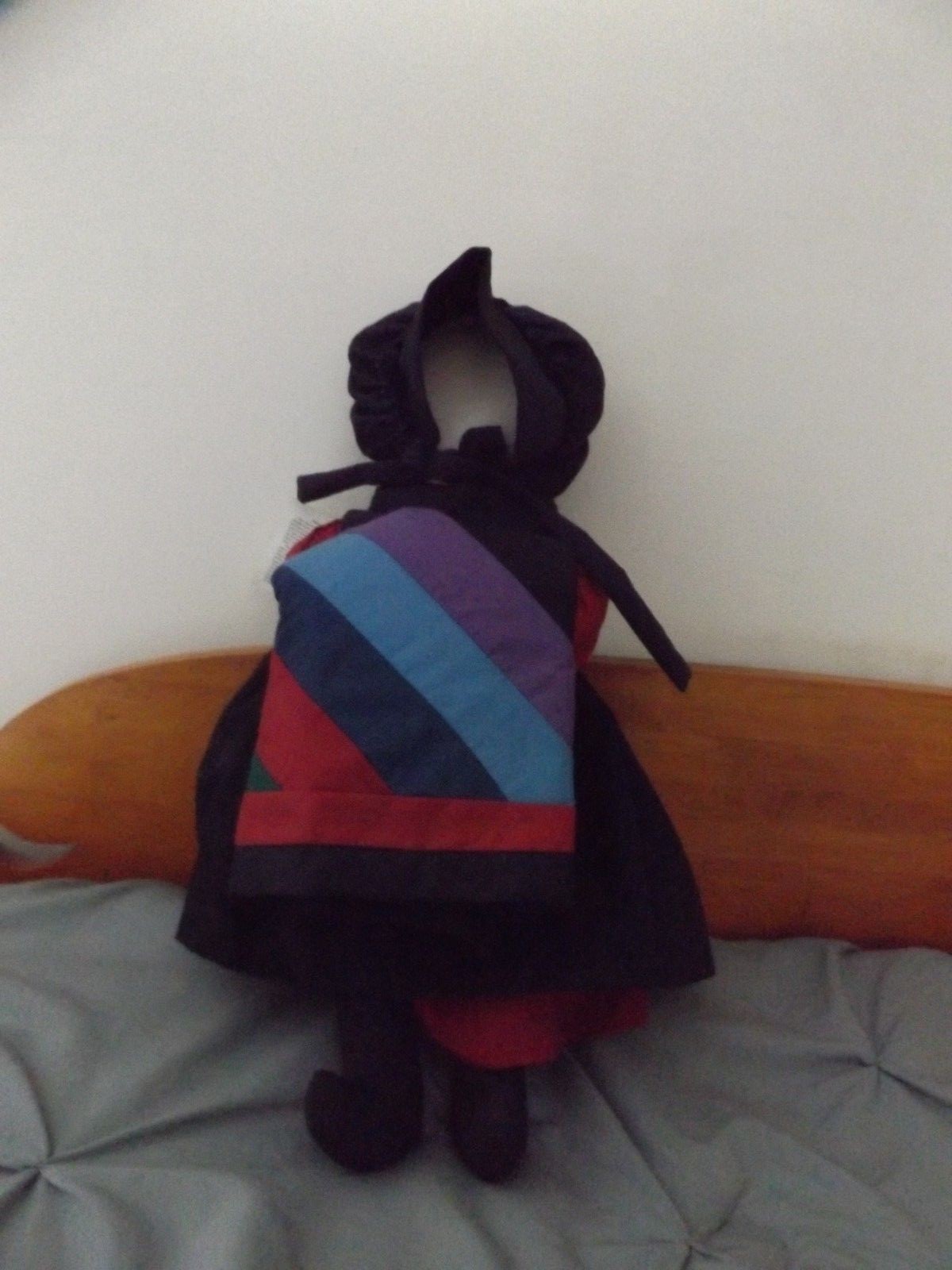 PLAIN FOLKS 4 FAMILY MEMBER GROUP OF CLOTH AMISH DOLLS